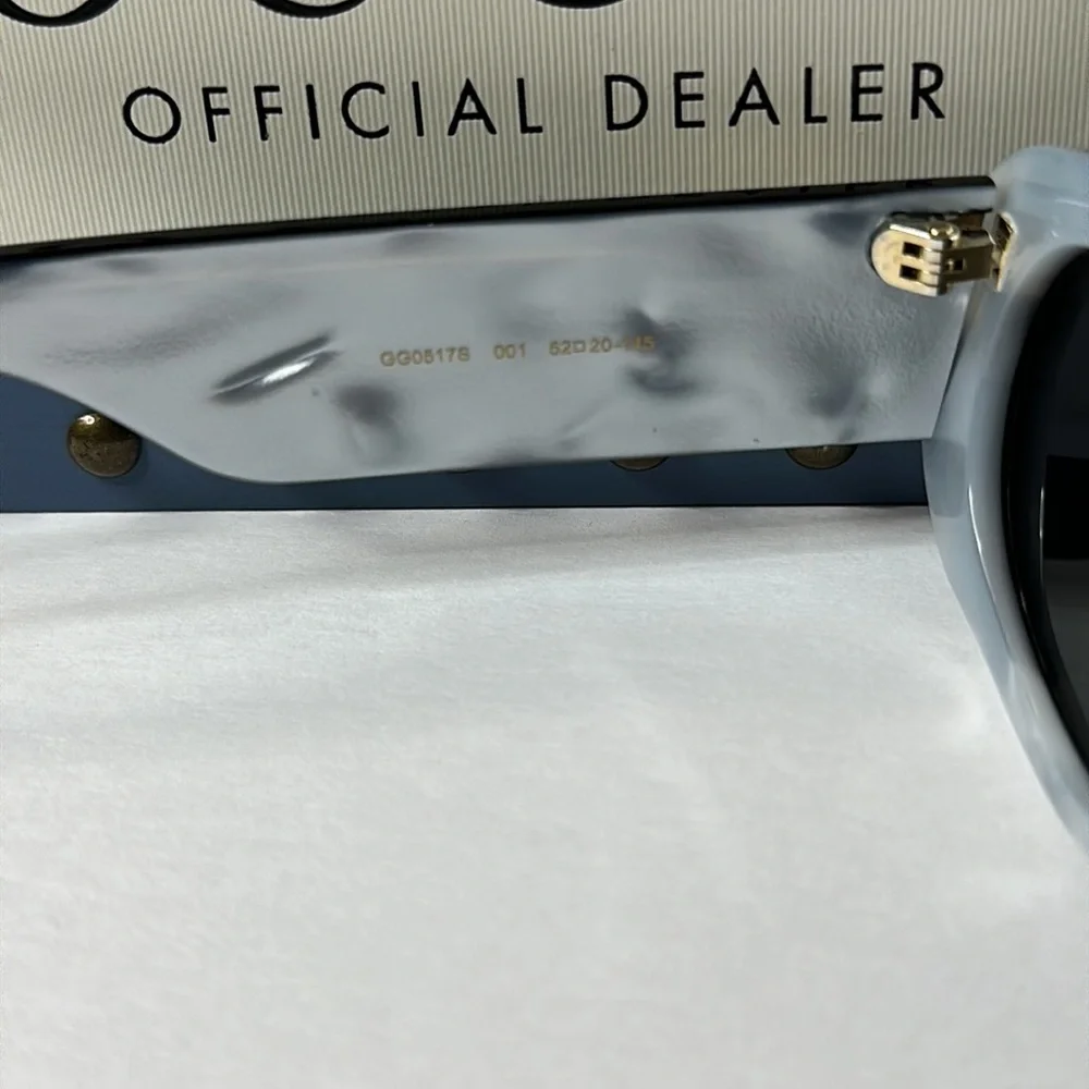 New Authentic- GUCCI EYEWEAR GG0517S SUNGLASSES BLACK & GREY